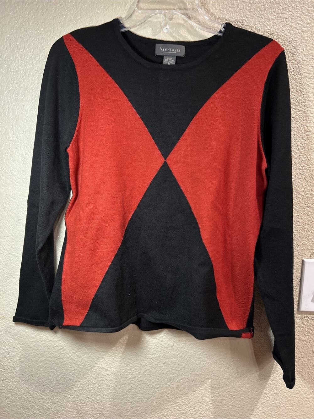 Red And Black Vintage Women's‎ Van Heusen Knit Long Sleeve Size Medium Y2K
